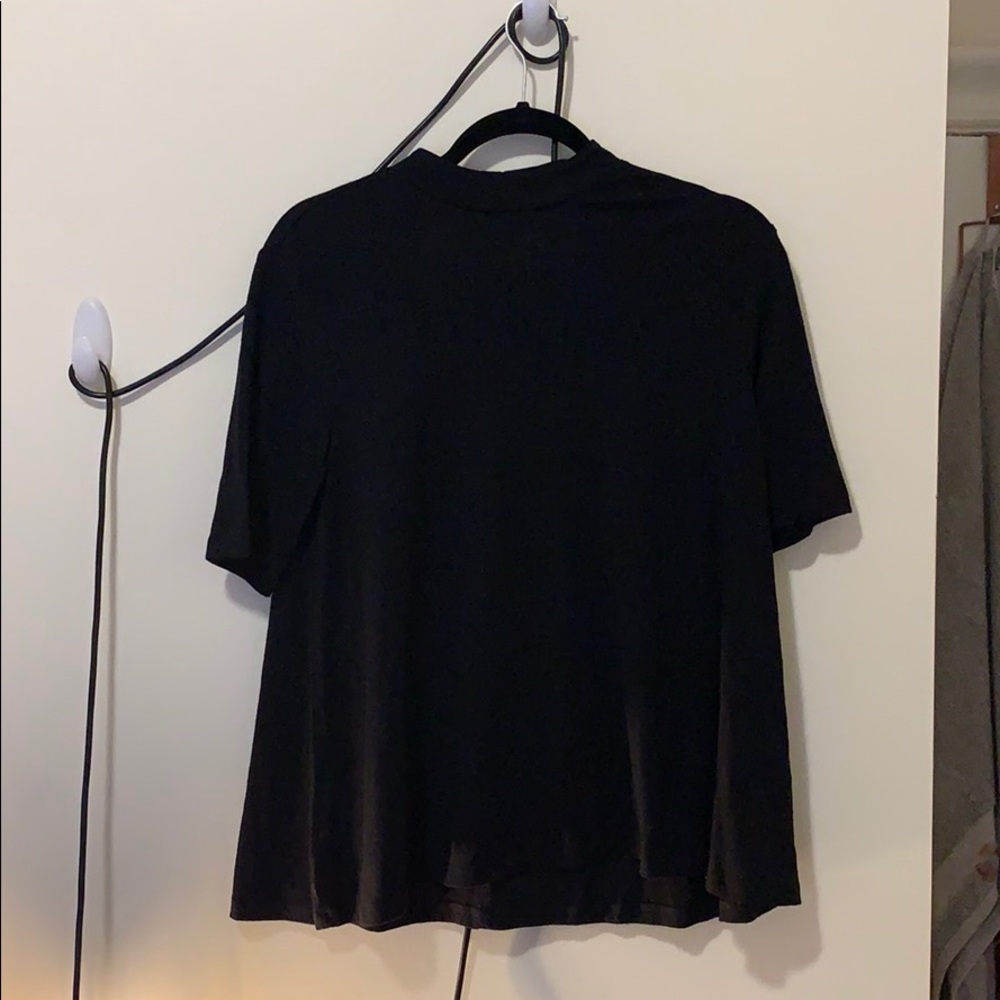 Stylish black top!